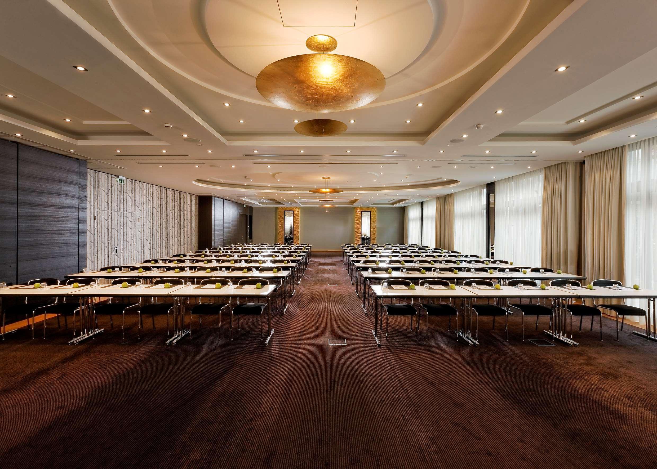 พาร์คโฮเทล ซตุทท์การ์ทเมสเซอ แอร์พอร์ท Hotel ไลน์เฟลเดิน-เอคเทอร์ดิงเงน ภายนอก รูปภาพ